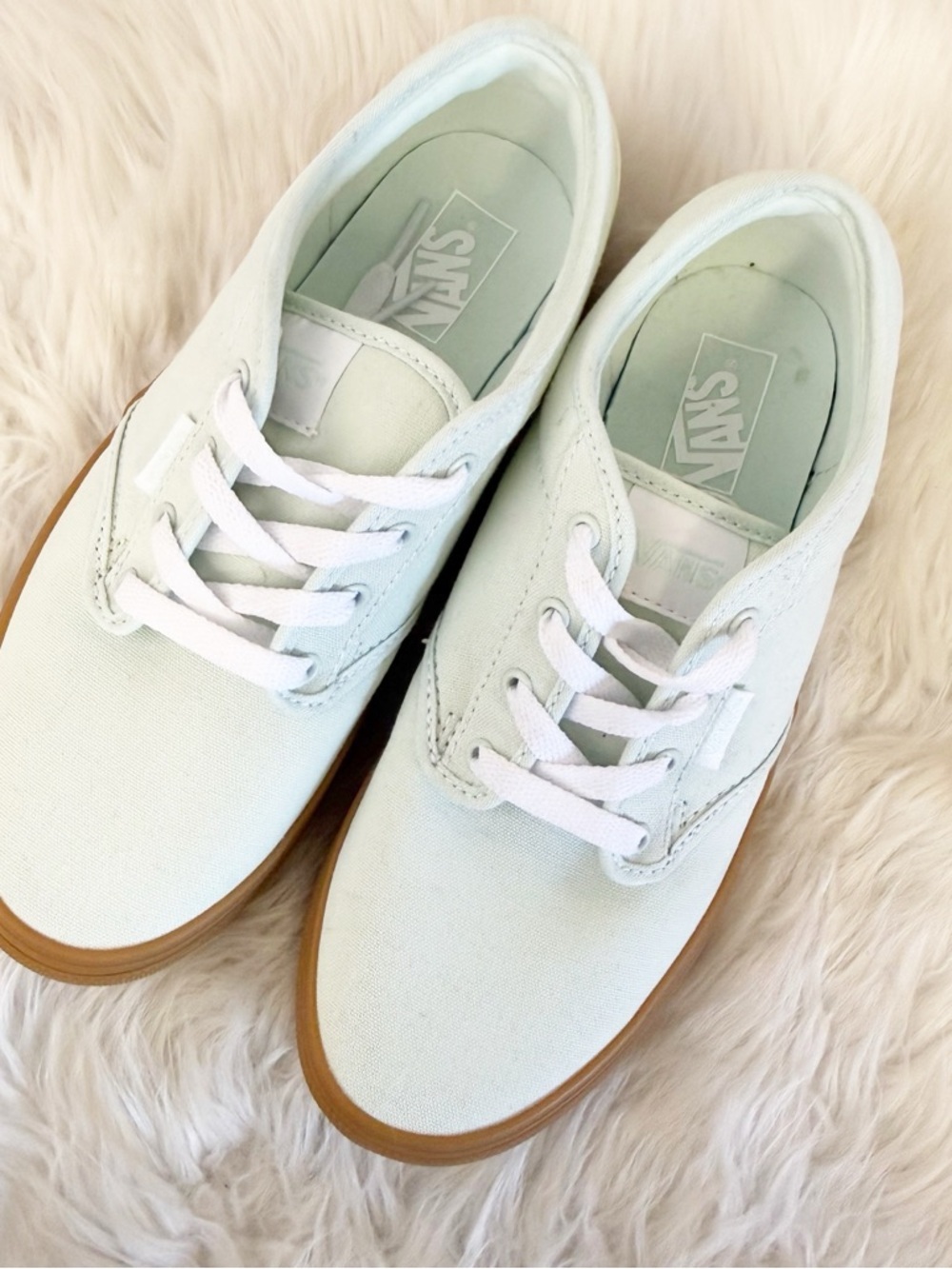Vans Sneakers Kids Size 4 Mint Green Gum Sole Lace Up Canvas Shoes Women’s 5